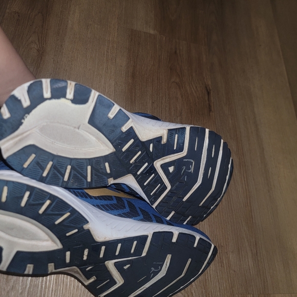 Brooks Men's shoes size 10.5 - Picture 6 of 6